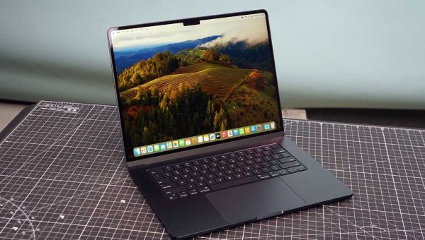 Apple MacBook Air 15 pouces (M3) 8 Go / 512 Go : L’équilibre entre puissance, élégance et sobriété